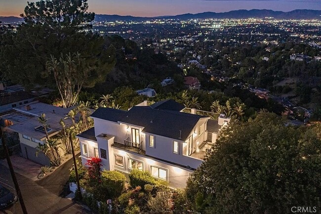 Building Photo - 3642 Alta Mesa Dr