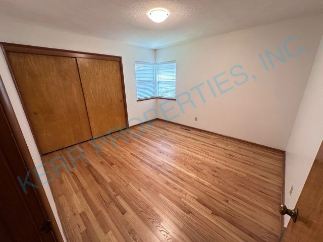 Building Photo - Charming 2-Bed Oasis with 1,111 Sq Ft of C...