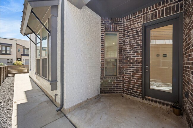 Building Photo - 19726 Curved Steel Dr