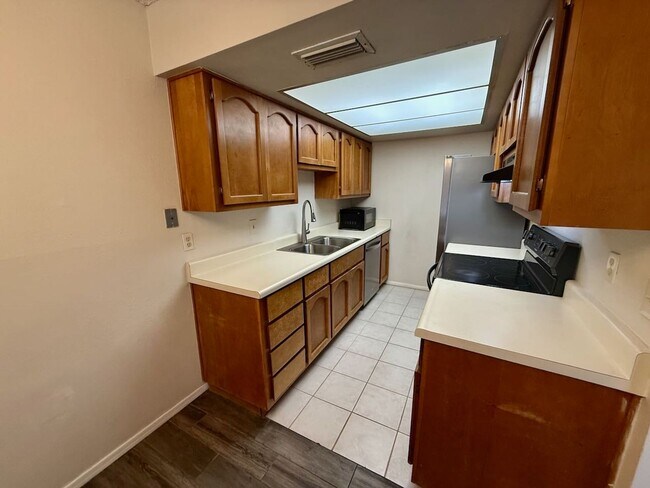 Building Photo - 286 W Palomino Dr