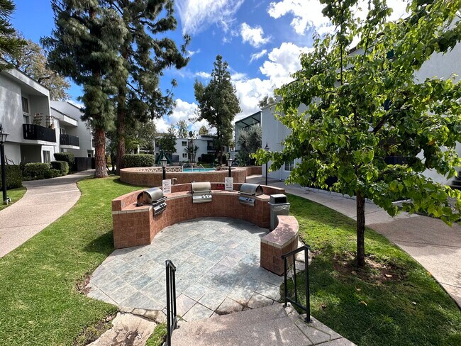 Building Photo - 18645 Hatteras St