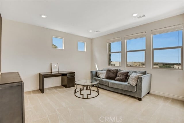 Building Photo - 783 Benchmark