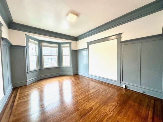 Building Photo - Large, Elegant Home Near USF w/ 6BR, 3BA L...