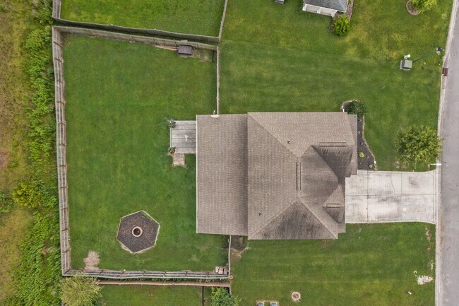 Building Photo - 4 Bedroom Home in Carolina Plantations!