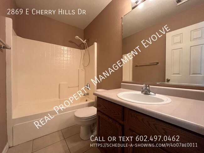 Building Photo - 2869 E Cherry Hills Dr