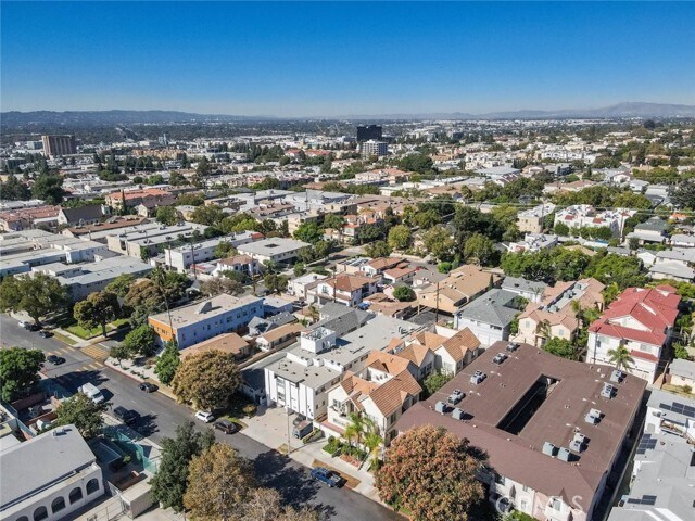 Building Photo - 719 E Providencia Ave