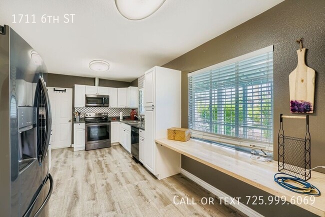 Building Photo - 1711 S 6th St