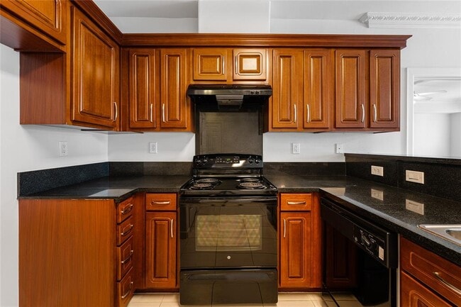 Building Photo - 6655 W Sam Houston Pkwy S