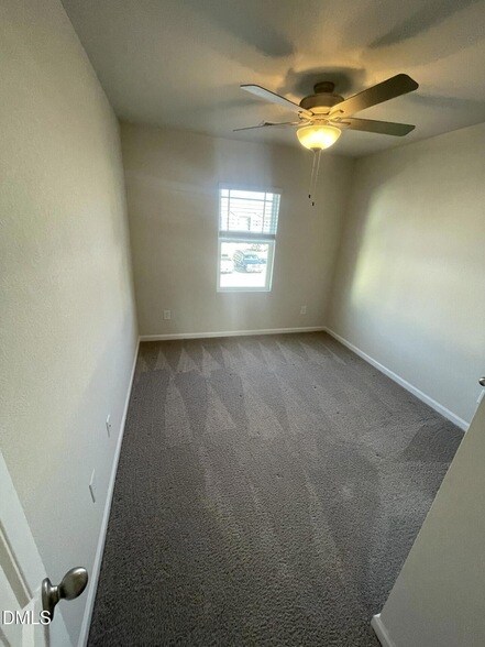 Building Photo - 1097 Peony Ln