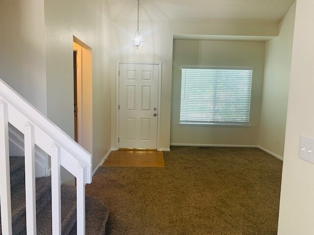 Building Photo - 4952 Tarcoola Ln