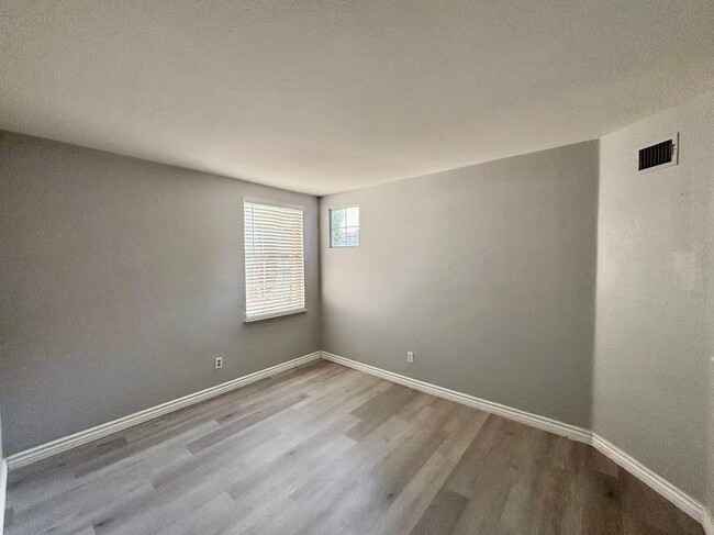 Building Photo - Beautiful 4 bedroom house in Summerlin