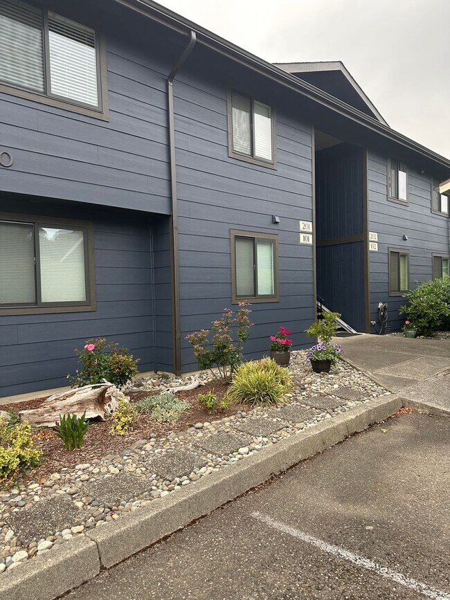 Building Photo - Fully Furnished View Condo