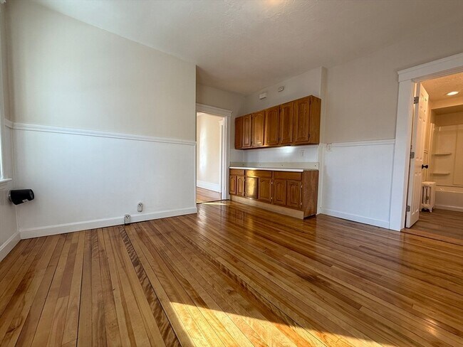 Building Photo - 304 Lovell St