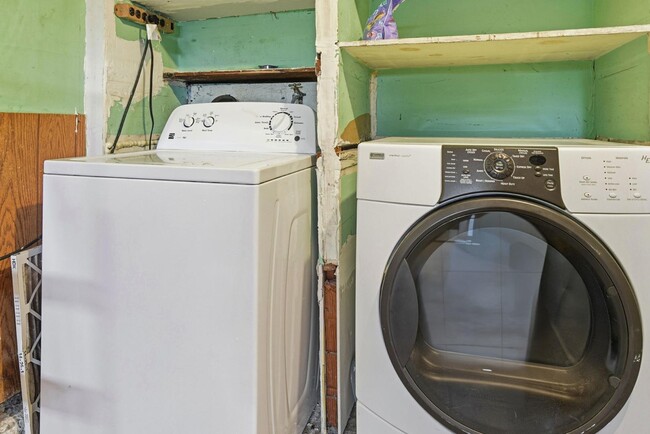 Building Photo - 251 C St