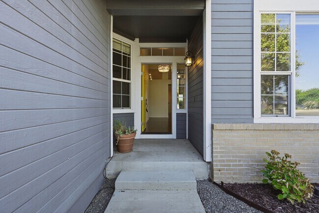 Building Photo - 1439 Gordon Dr