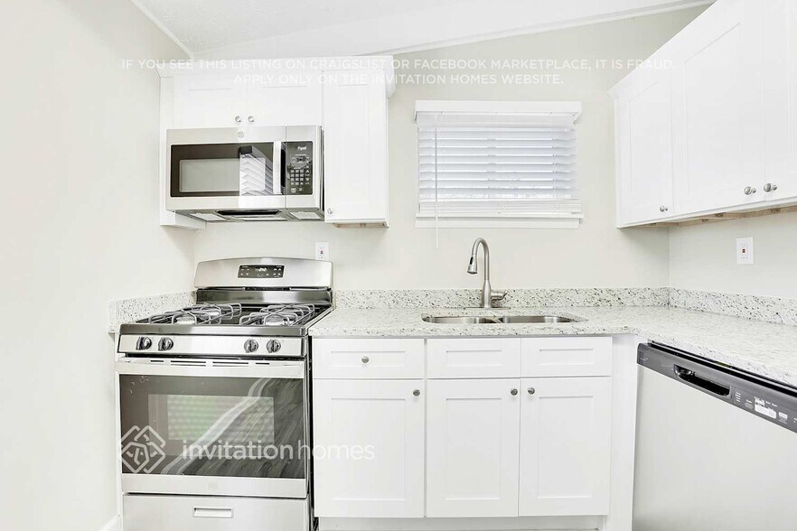 Building Photo - 2996 Horse Shoe Dr