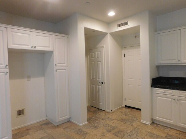 Building Photo - 3351 Via Mereno