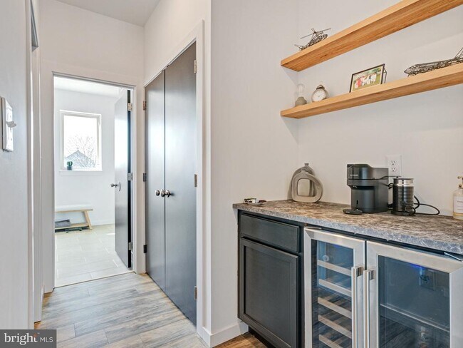 Building Photo - 1931 Colonial St