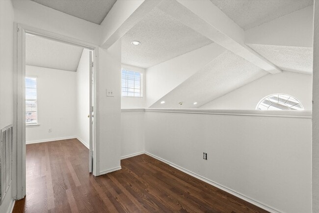 Building Photo - 8400 Hickory St
