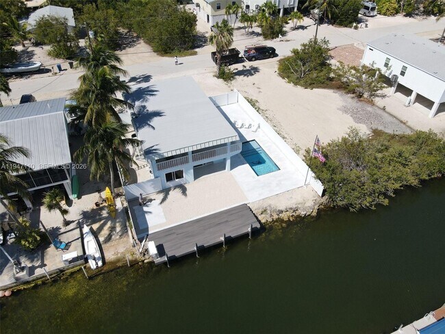 Building Photo - 27346 Martinique Ln