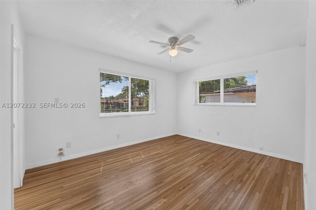 Building Photo - 12140 NE Miami Pl