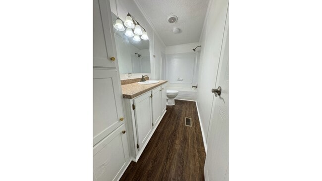 Building Photo - 122 Curtis Rd