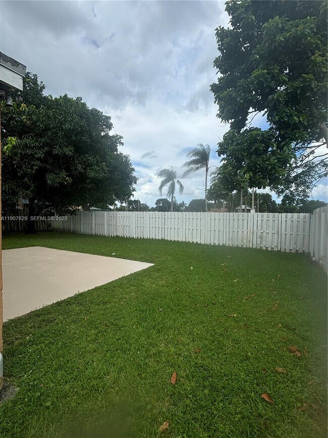 Building Photo - 2661 Huron Way