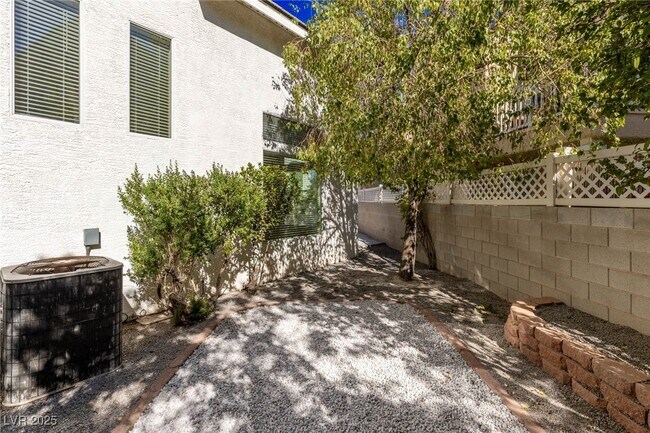 Building Photo - 10382 Cherry Brook St