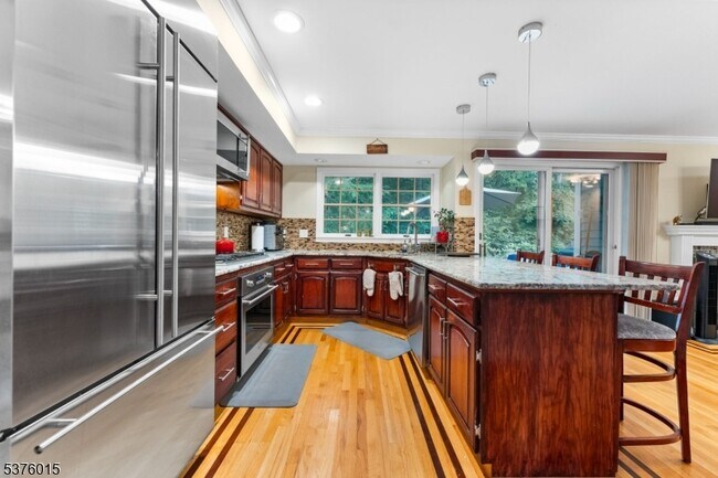 Building Photo - 4 Brightwood Ln