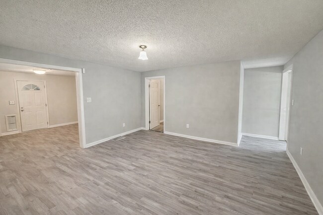 Building Photo - 2015 W Wilkins St