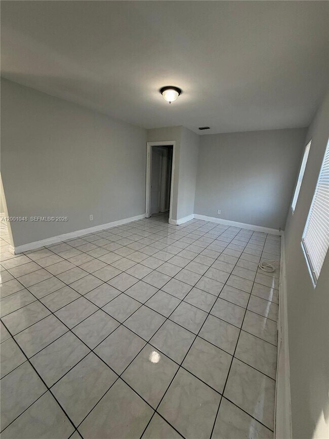 Building Photo - 1444 W 24th St