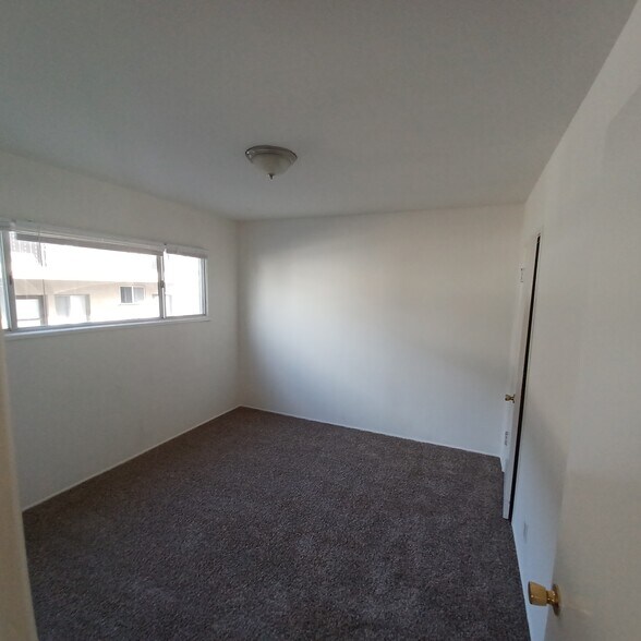 Building Photo - 1300 Manhattan Beach Blvd