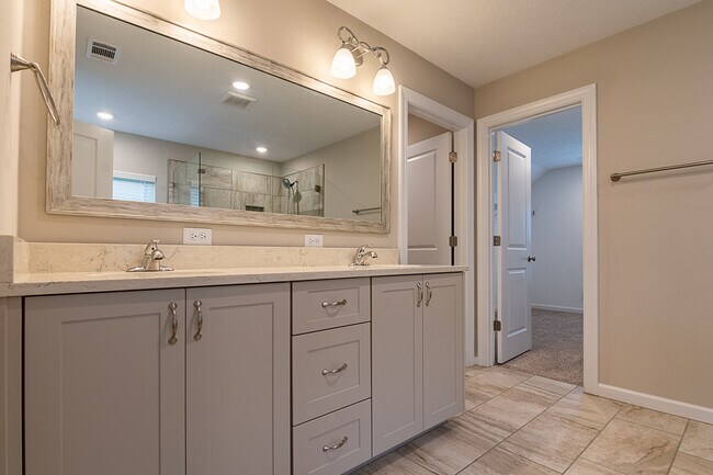 Building Photo - 453 Arrowwood Dr