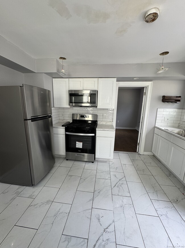Building Photo - 86 Dorman St