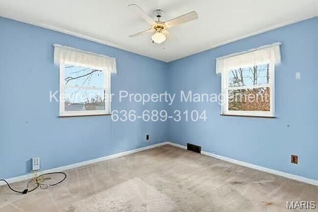 Building Photo - Spacious Updated 3-Bedroom Home in Prime Location