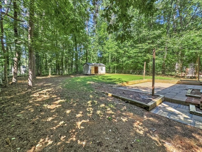 Building Photo - 312 Trappers Run Dr