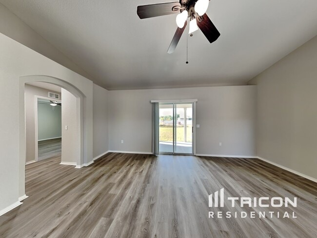 Building Photo - 495 Majestic Gardens Blvd