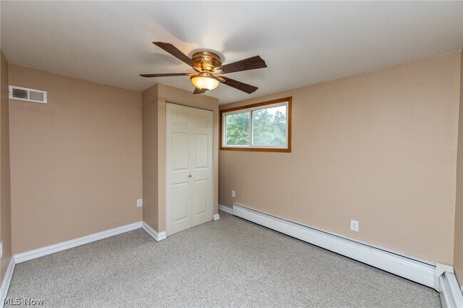Building Photo - 9423 Highland Dr
