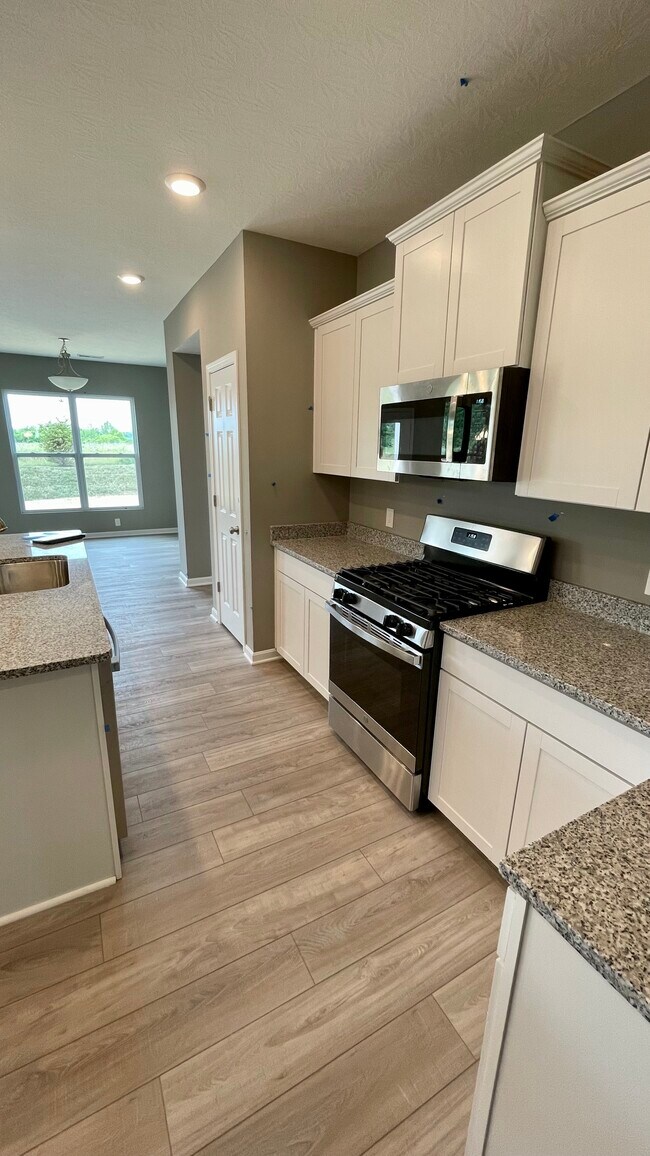 Building Photo - 5011 S Castle Ct