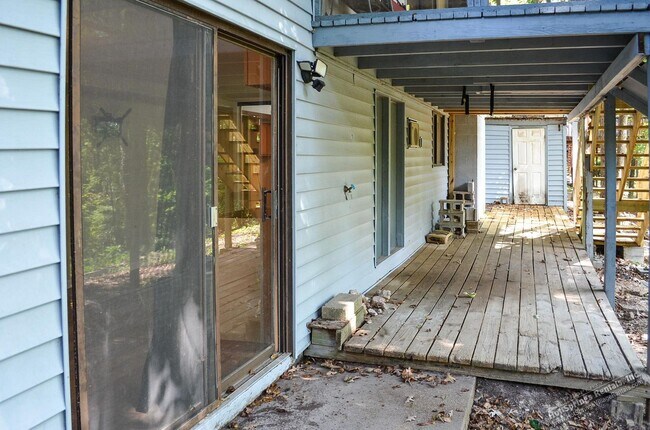 Building Photo - 68 Sierra Dr