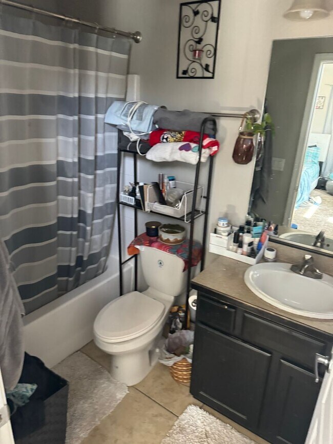 Building Photo - Spacious 3BR Home | Private Bathrooms + Ample Off Street Parking