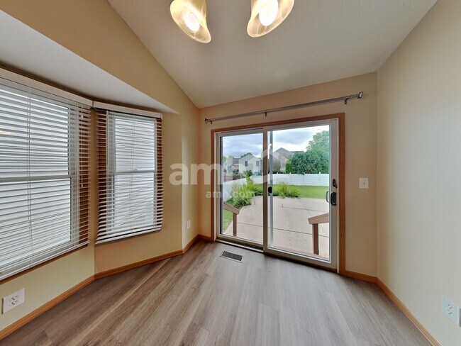 Building Photo - 2130 Winding Hollow Dr