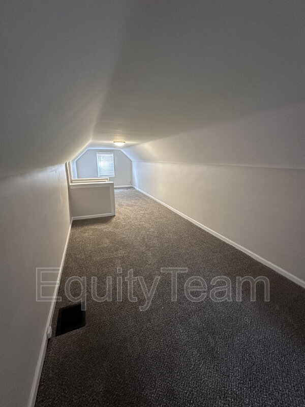 Building Photo - 7005 La Boiteaux Ave