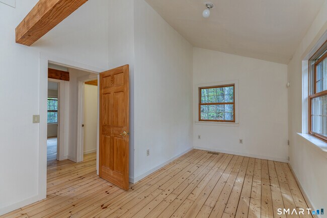 Building Photo - 38 W Mountain Ln