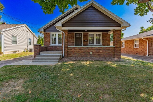 Primary Photo - 808 S Cullen Ave