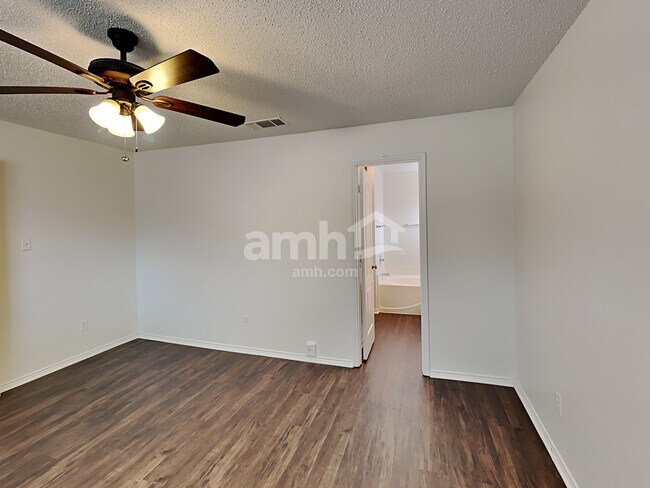 Building Photo - 736 Trees Dr