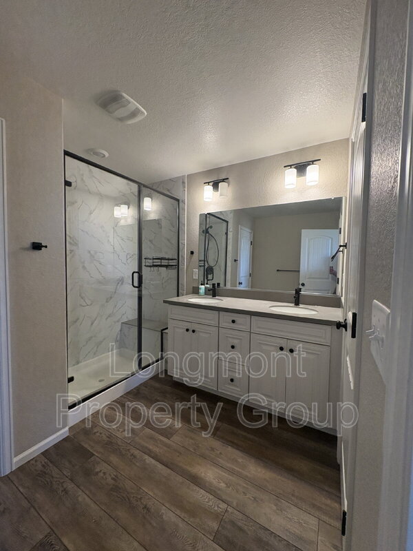 Building Photo - 4653 North Bend Way