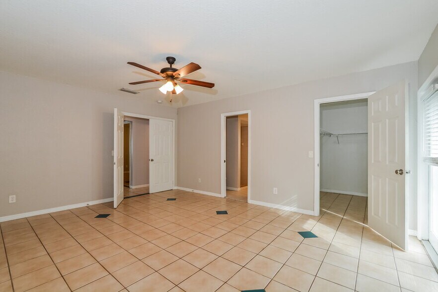 Building Photo - 8612 Villa Nova St