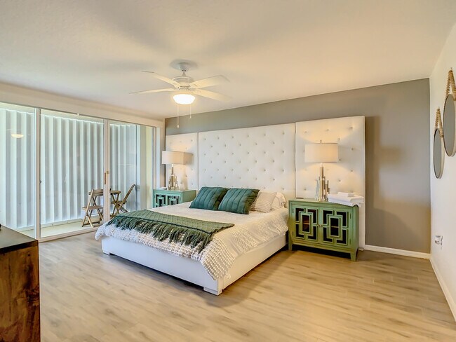 Building Photo - 1851 Jimmy Buffett Mem Hwy