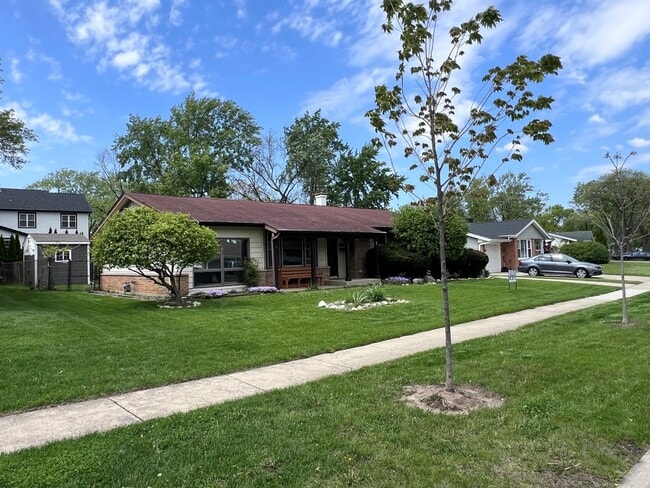 Building Photo - 1216 Carswell Ave